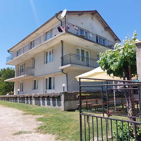 Krimski Guest House And Bungalows ビャラ エクステリア 写真